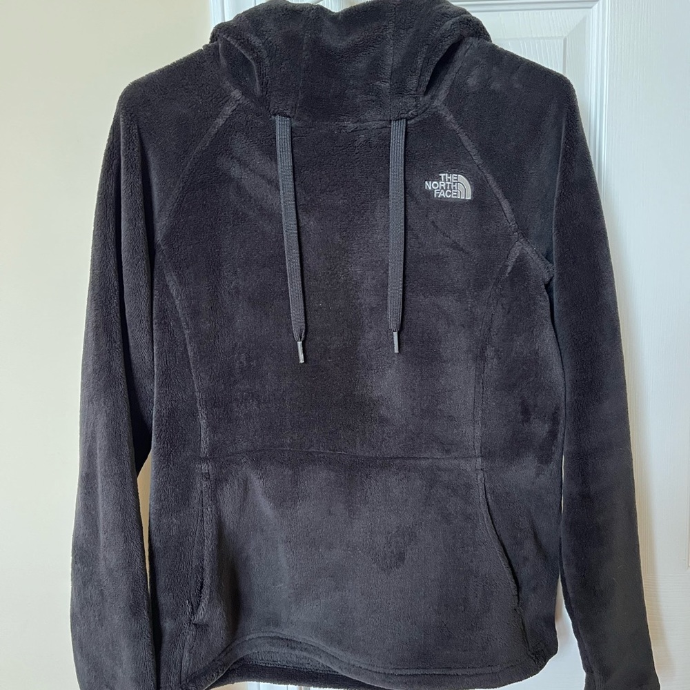 The North Face women’s black pullover fleece hoodie in size small